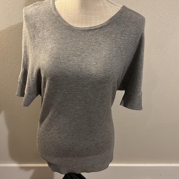 Vertigo Womens Short Sleeve Sweater - Picture 10 of 12